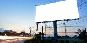 The Eye-Tracking Evaluation of Outdoor Ads